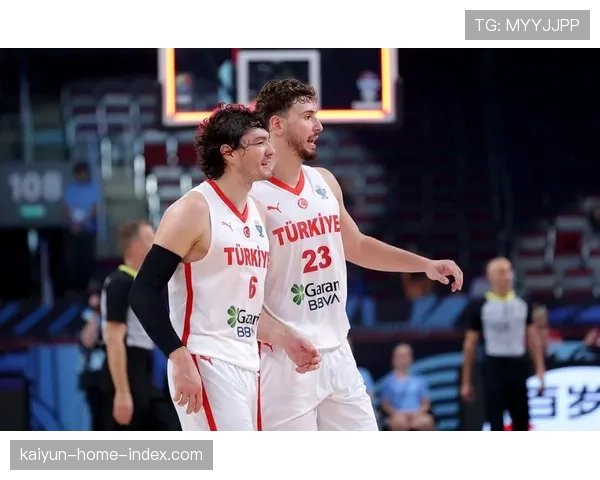 申京关键球能力突出 与亚历山大并列联盟榜首 申京关键球能力突出 与亚历山大并列联盟榜首