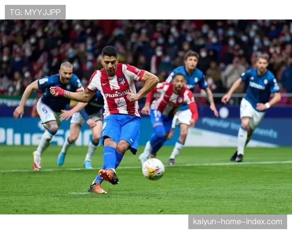 马竞莫利纳右路插上传中制胜 边后卫进攻参与度成西蒙尼体系核心 马竞莫利纳右路插上传中制胜 边后卫进攻参与度成西蒙尼体系核心